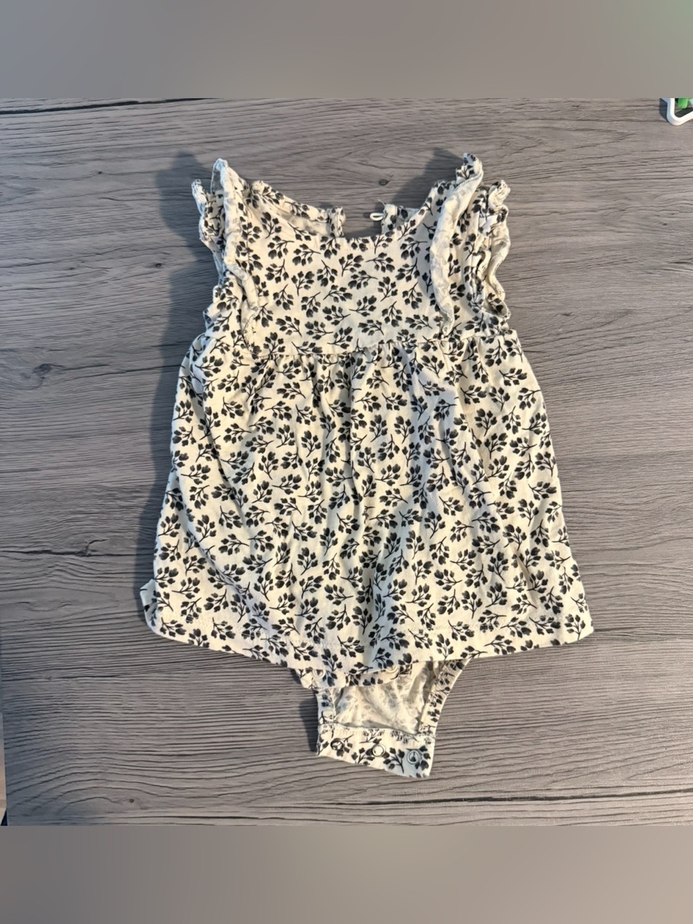 Carters Baby Girls Floral Print Sunsuit Size: 6m